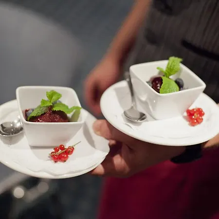 Hotel Arvena Park 4*