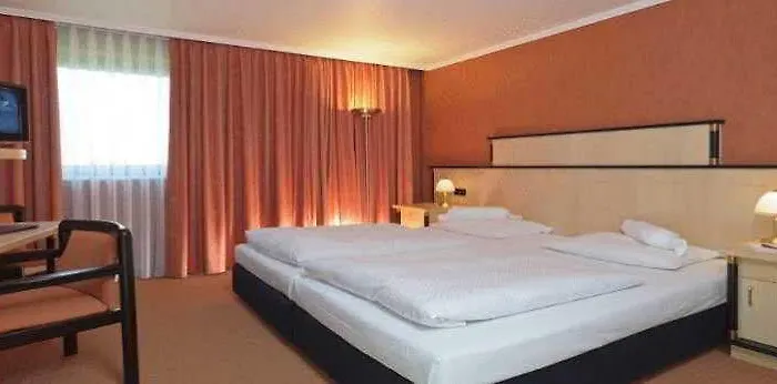 فندق Arvena Park 4*