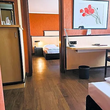 Arvena Park מלון 4*