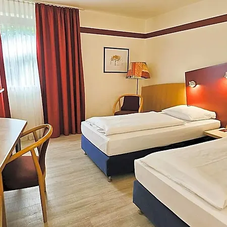 מלון Arvena Park 4*