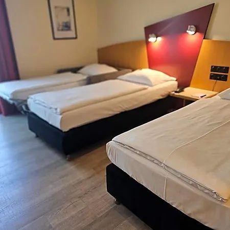 מלון Arvena Park 4*