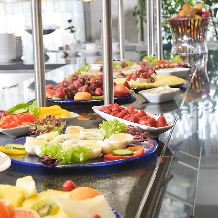 Hotel Arvena Park 4*