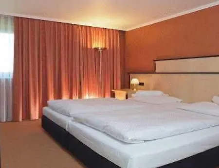 Hotel Arvena Park 4*