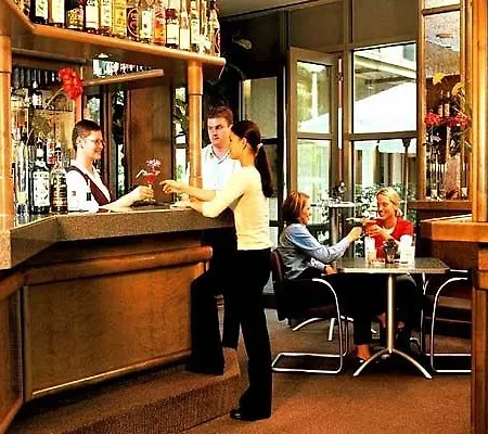酒店 阿维娜百乐酒店